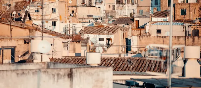 Crowdfunding y crowdlending: diferencias, riesgos y cómo invertir con prudencia