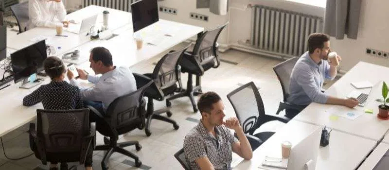 ¿Cómo se puede mejorar la integración y el proceso de onboarding de nuevos empleados?