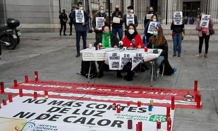 Preguntas sobre pobreza energética y apoyo a familias vulnerables en la junta de accionistas de Endesa