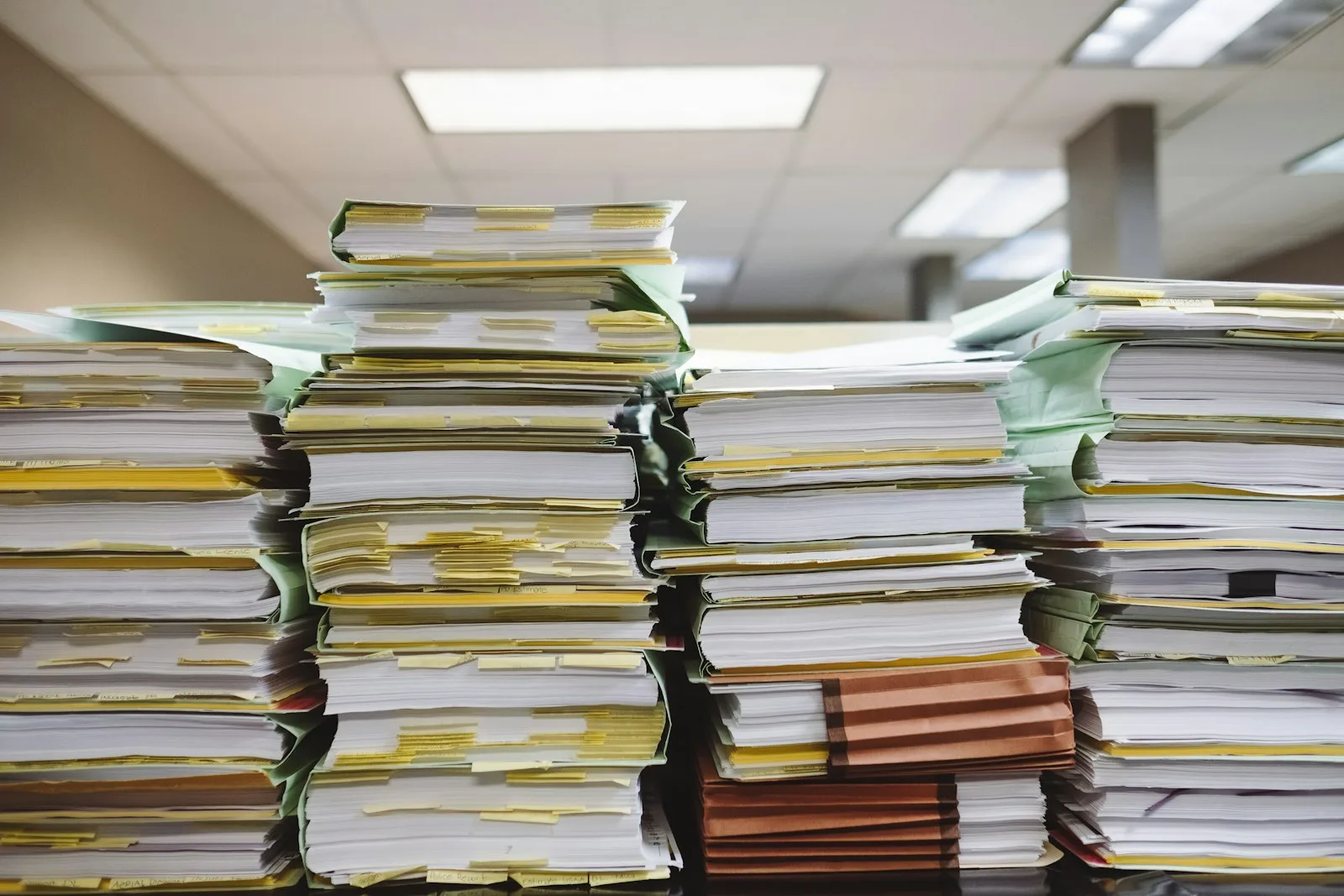 Qué documentación revisar antes de que la gestoría presente tus impuestos
