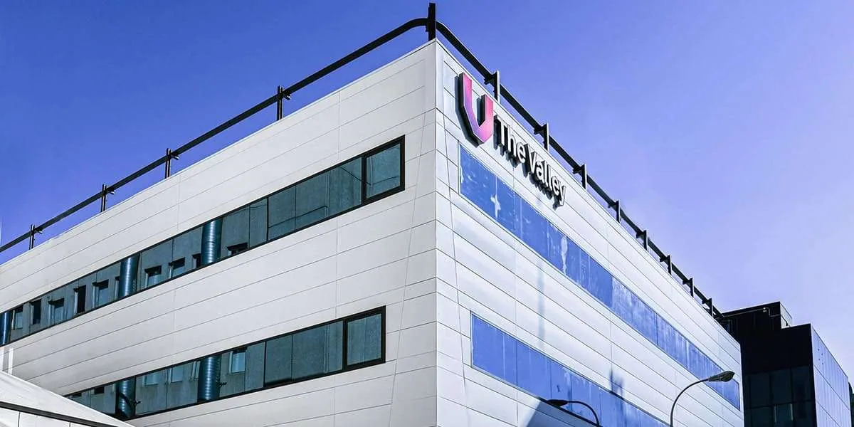 Banco Santander y The Valley DBS lanza cátedra para impulsar la innovación fintech y descubrir talento