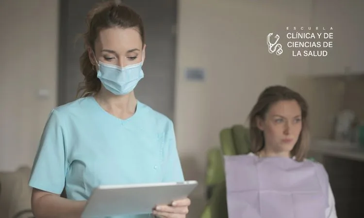 5 cursos para formarte como auxiliar sanitario en Escuela Clínica y de Ciencias de la Salud