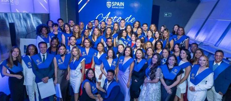 La edición 2023-24 de magister SBS ya han celebrado su  acto de graduación