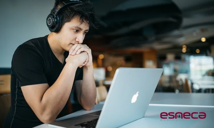 Esneca Business School potencia el aprendizaje de sus alumnos con webinars semanales