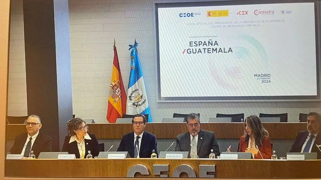 European Open Business School asiste al evento de la CEOE por la visita de Bernardo Arévalo de la República de Guatemala