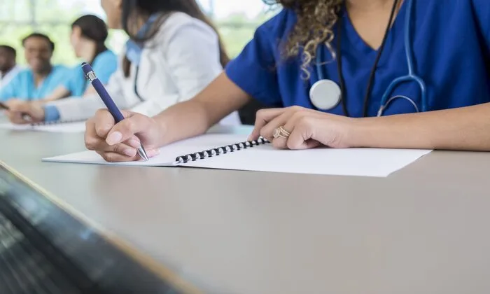 IMF Smart Education adquiere el Grupo Paradigma, consolidando así su oferta educativa en el ámbito de la Formación en Enfermería