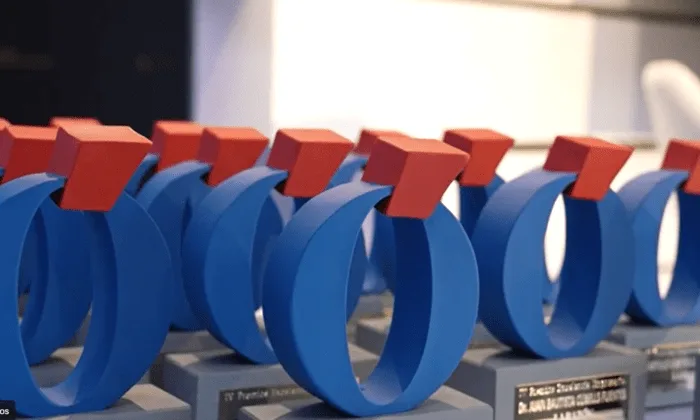 Formación Universitaria recibe reconocimiento en los Premios Excelencia Empresarial de LA RAZÓN