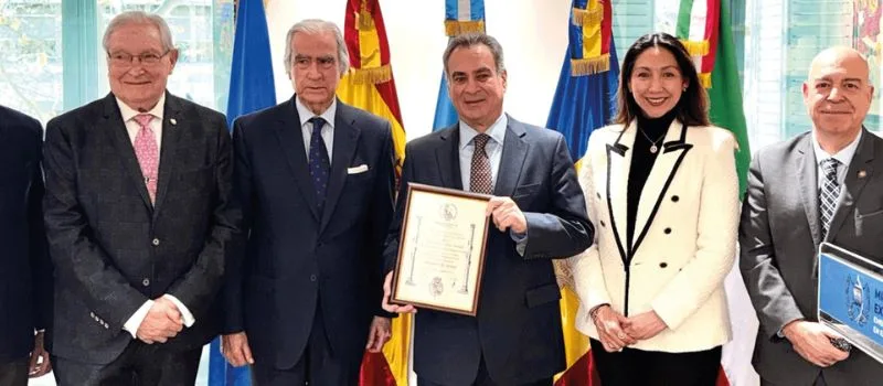 Fundación Carlos III distingue al embajador Jorge Skinner Klee
