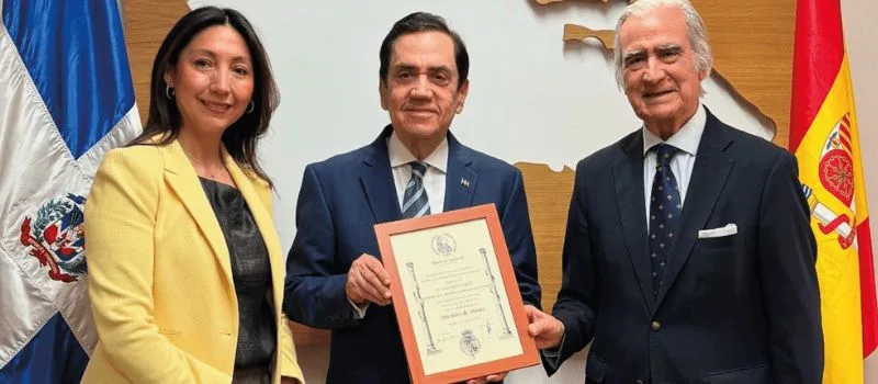 La Fundación Carlos III reconoce al embajador Tony Raful por su labor diplomática