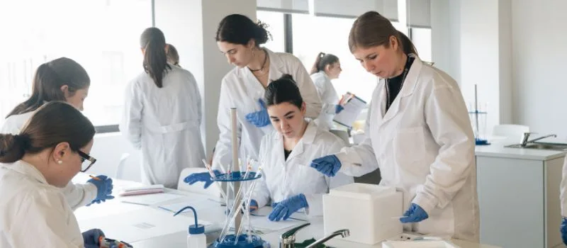 El área de Salud de iFP Madrid ha sido la más solicitada por los estudiantes en la feria Zona FP