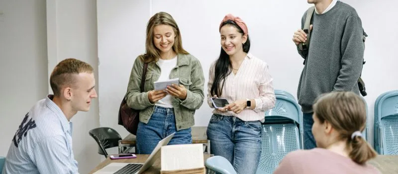 Expectativas cruzadas: lo que los jóvenes esperan de la FP y lo que los adultos proyectan