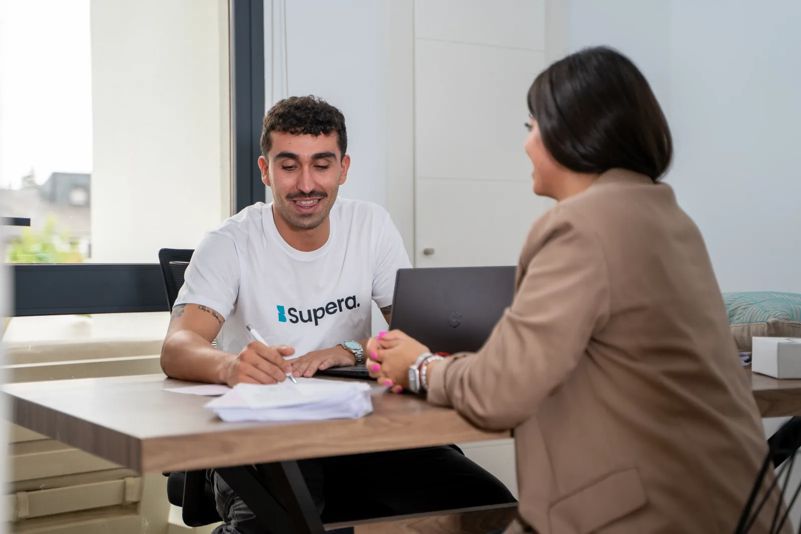 Oposiciones Agente de Hacienda y Técnico: ¿Cuál es mejor?