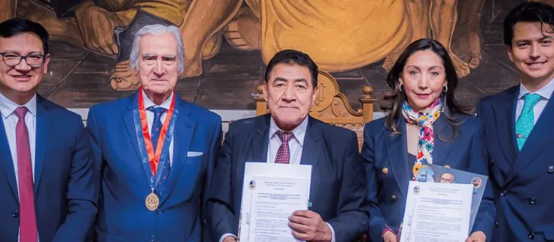 CDEI y la Universidad San Francisco Xavier firman convenio de cooperación académica internacional